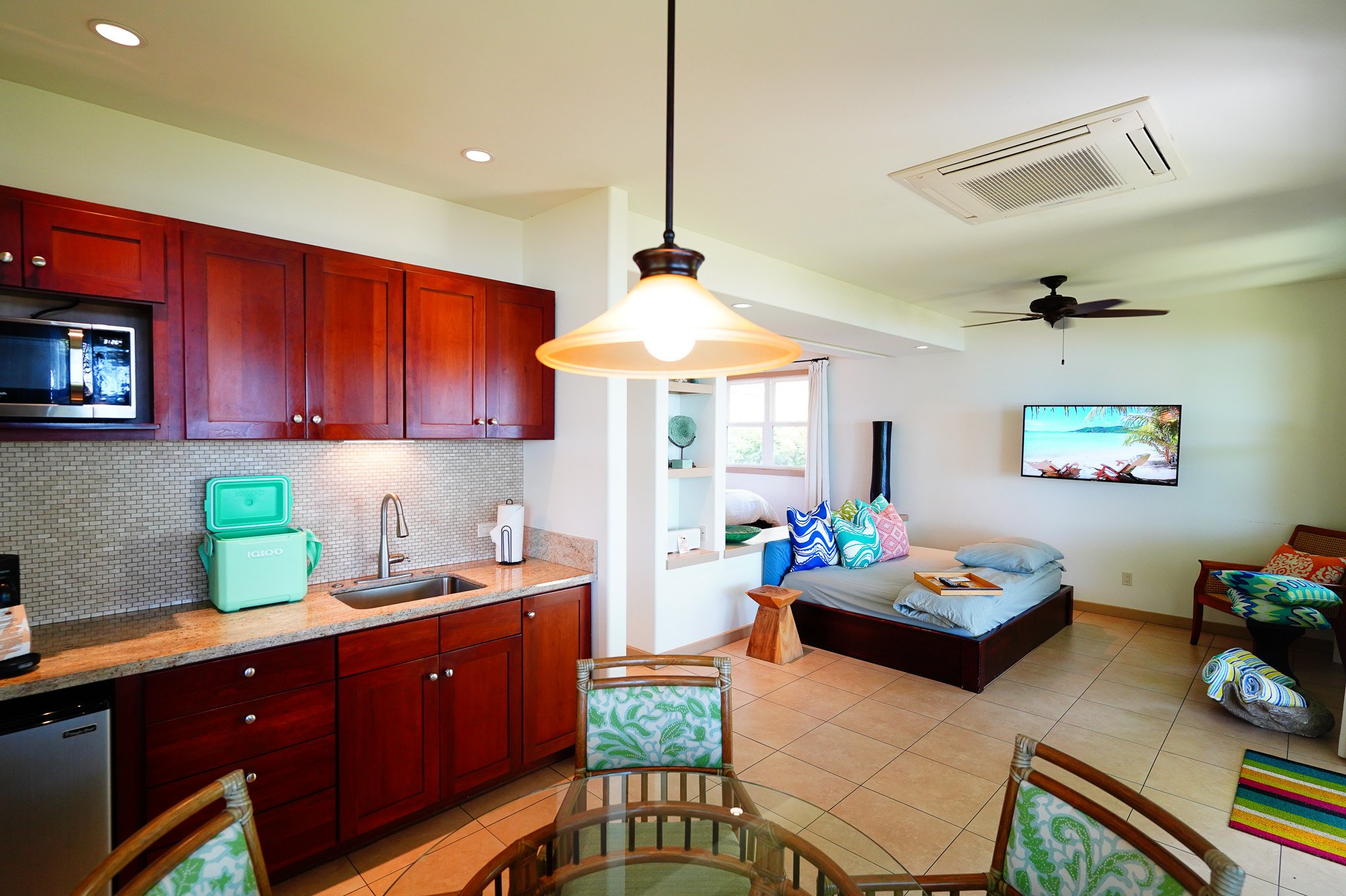 Hale Wa'a at Lava Lava Cottages